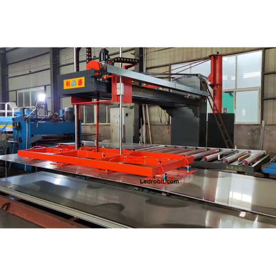 Robô industrial para personalização de carga e descarga de madeira