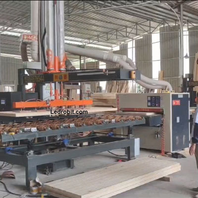 Máquina de descarga automática de equipamento de carregamento CNC com botão de parada de emergência